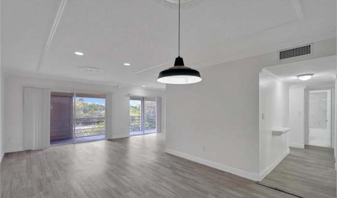 Oaks Condo - Residential Lease