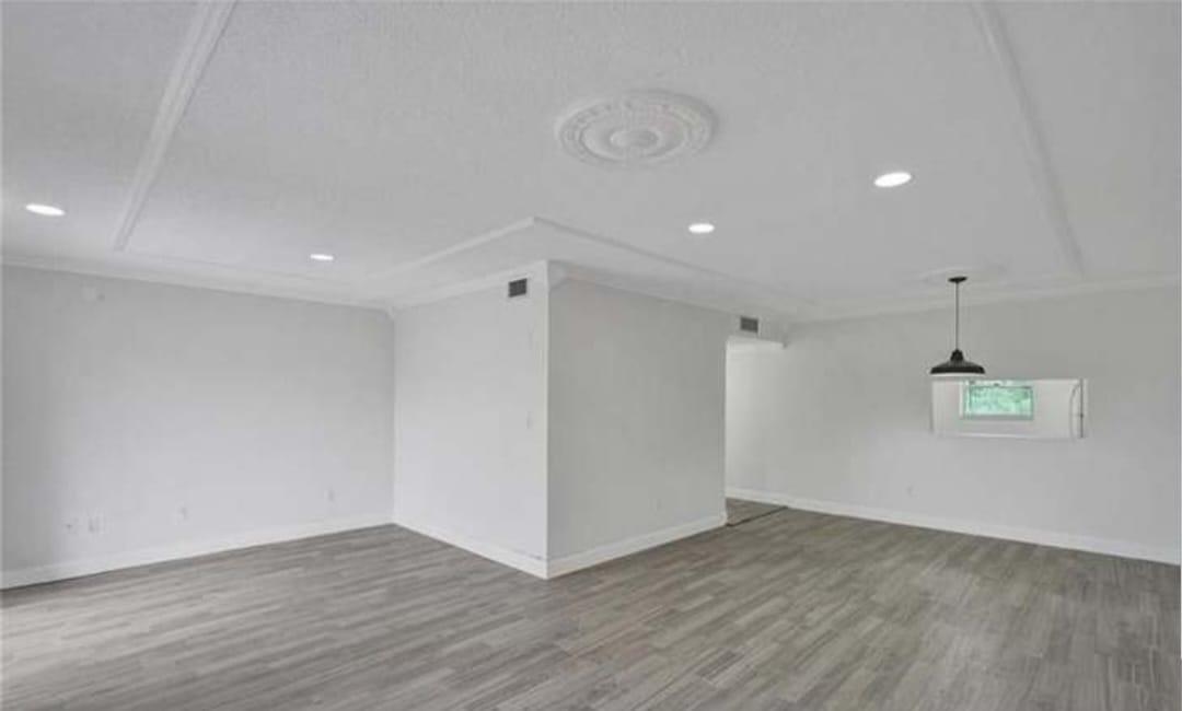 Oaks Condo - Residential Lease
