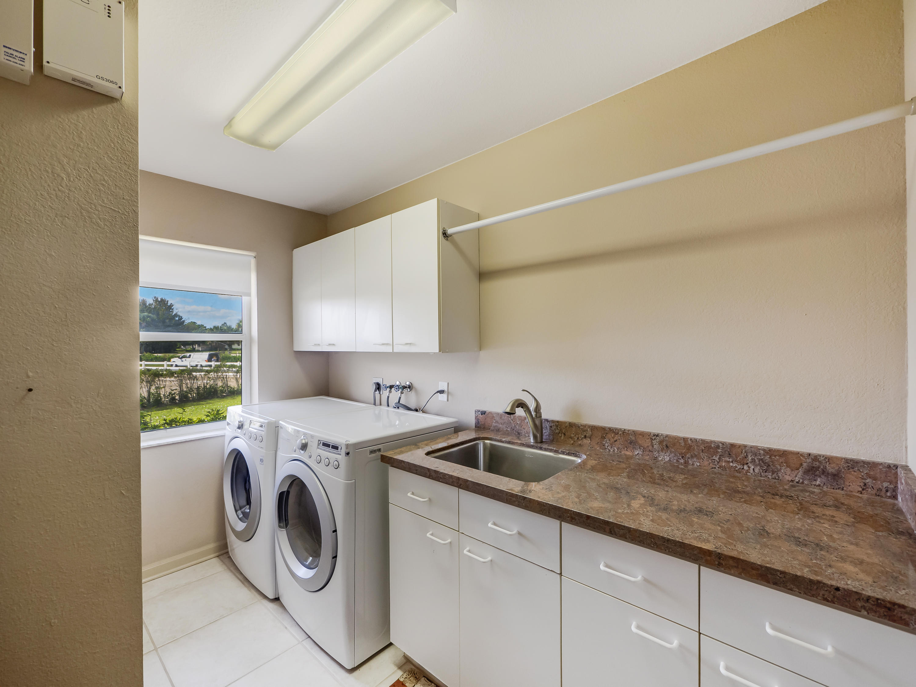 SADDLE TRAIL PARK OF WELL - Residential