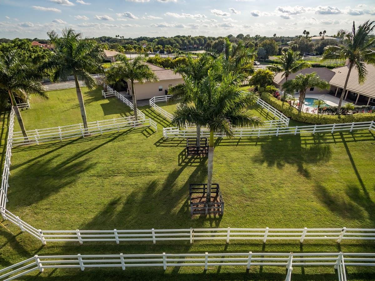 SADDLE TRAIL PARK OF WELL - Residential