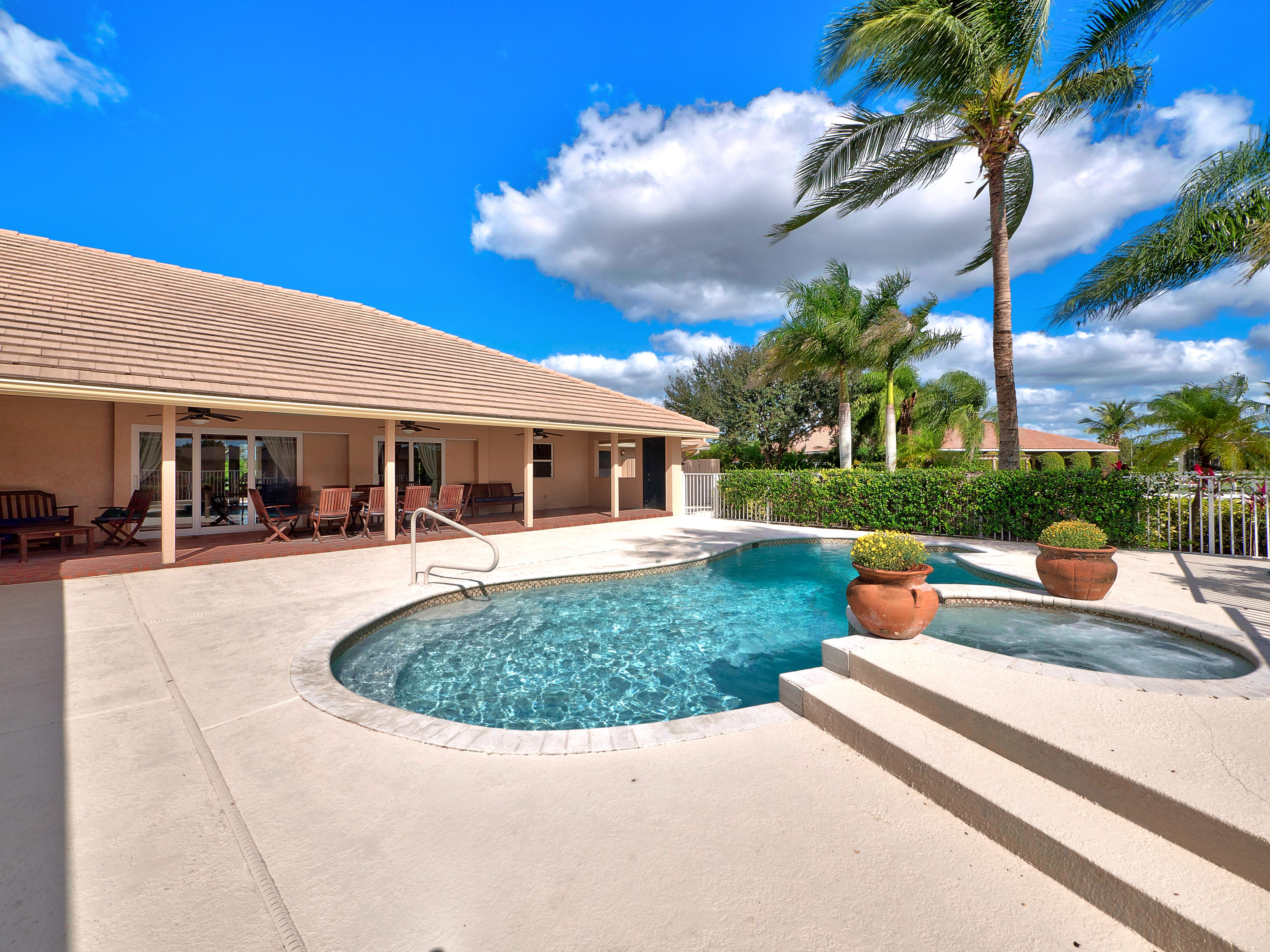 SADDLE TRAIL PARK OF WELL - Residential