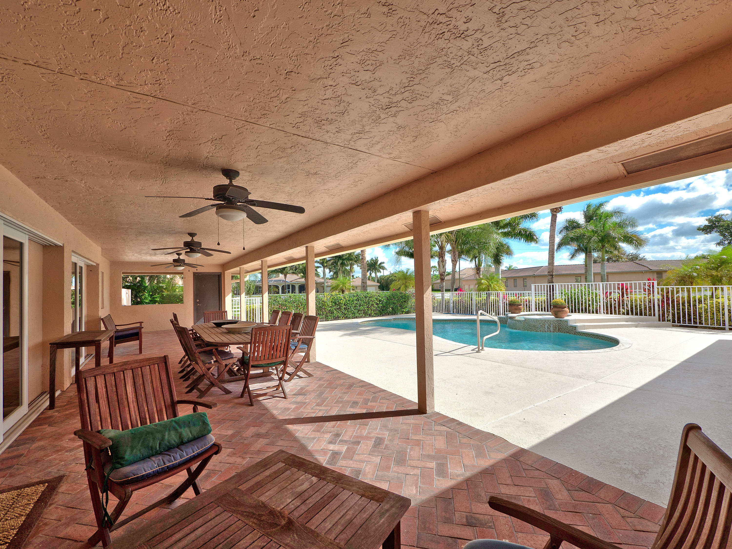 SADDLE TRAIL PARK OF WELL - Residential