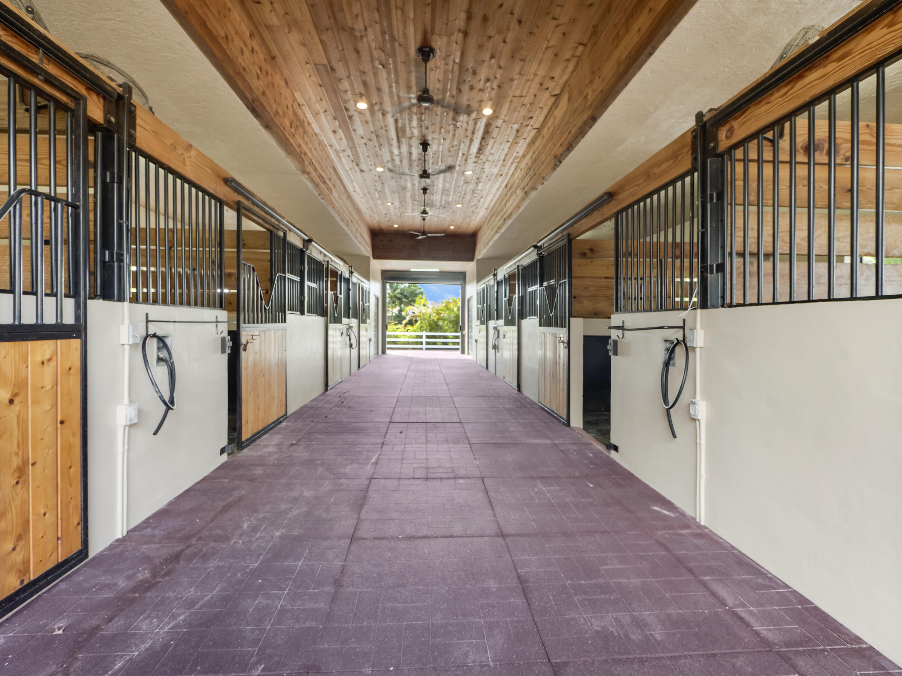 SADDLE TRAIL PARK OF WELL - Residential