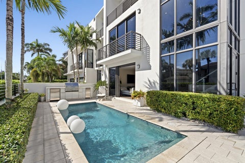 Tiny photo for 160 Andrews Avenue #3c, Delray Beach, FL 33483 (MLS # B26088313)