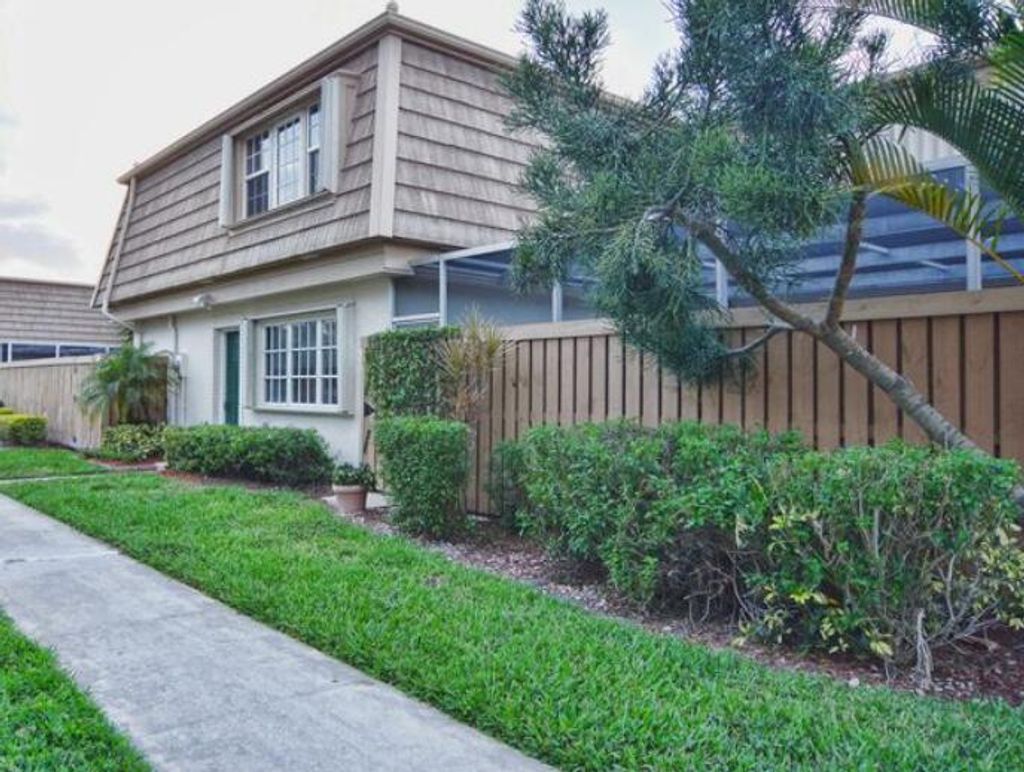 Photo of 4300 Hazel Avenue #D, Palm Beach Gardens, FL 33410 (MLS # R11162928)