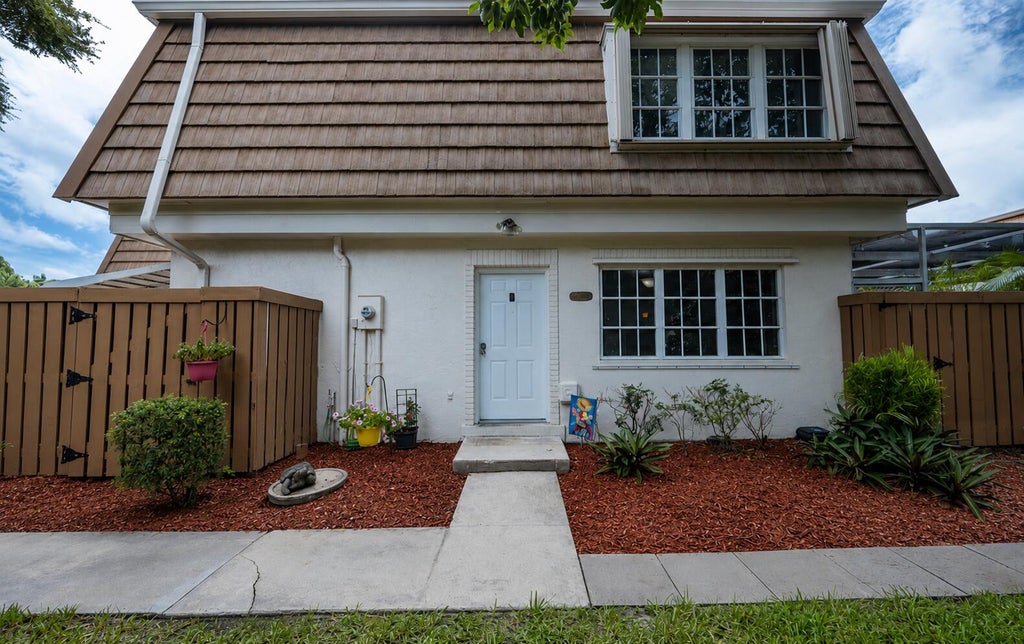 Photo of 4300 Hazel Avenue #D, Palm Beach Gardens, FL 33410 (MLS # R11162928)