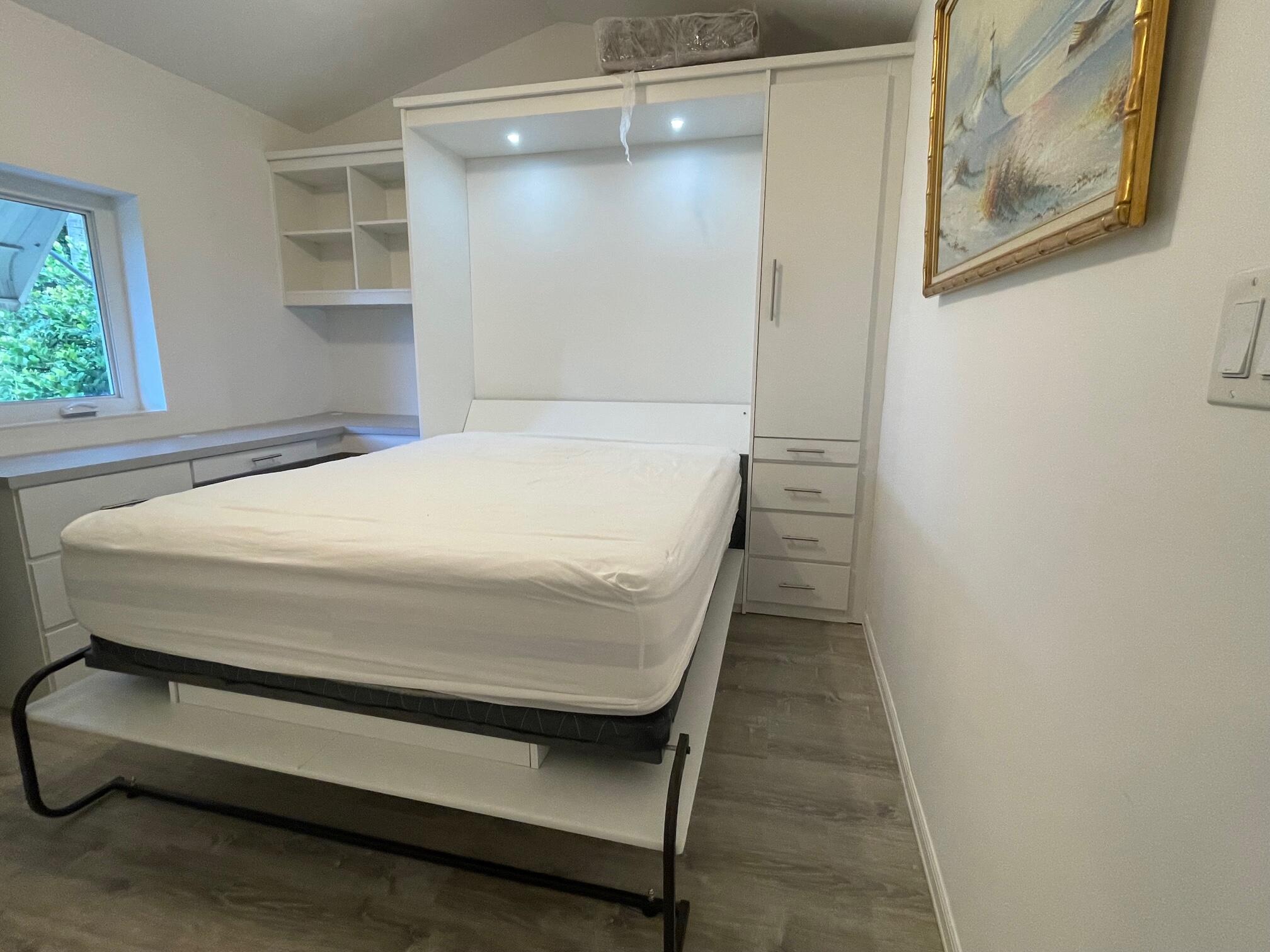 HOLLYWOOD LITTLE RANCHES - Residential