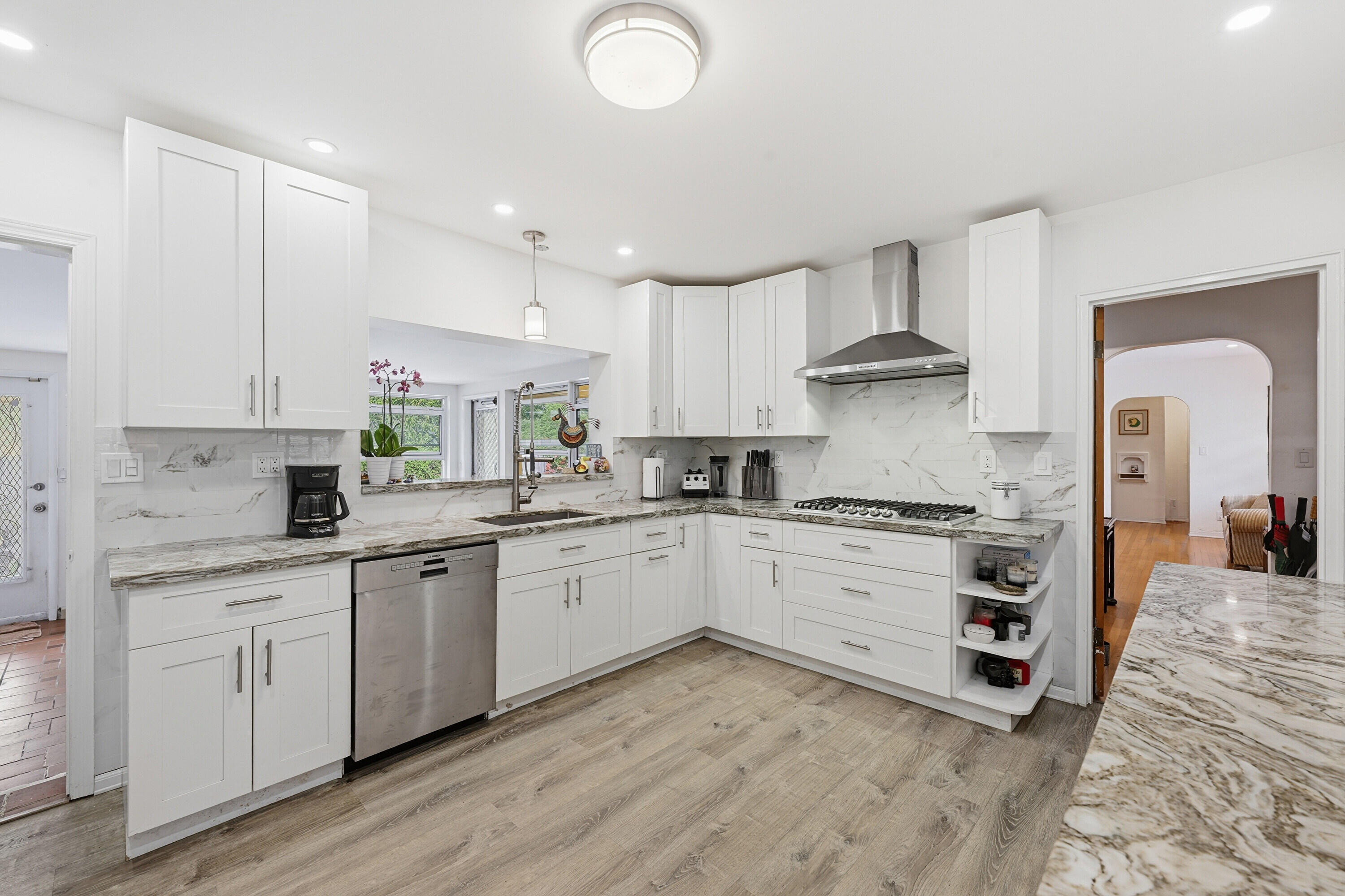 HOLLYWOOD LITTLE RANCHES - Residential