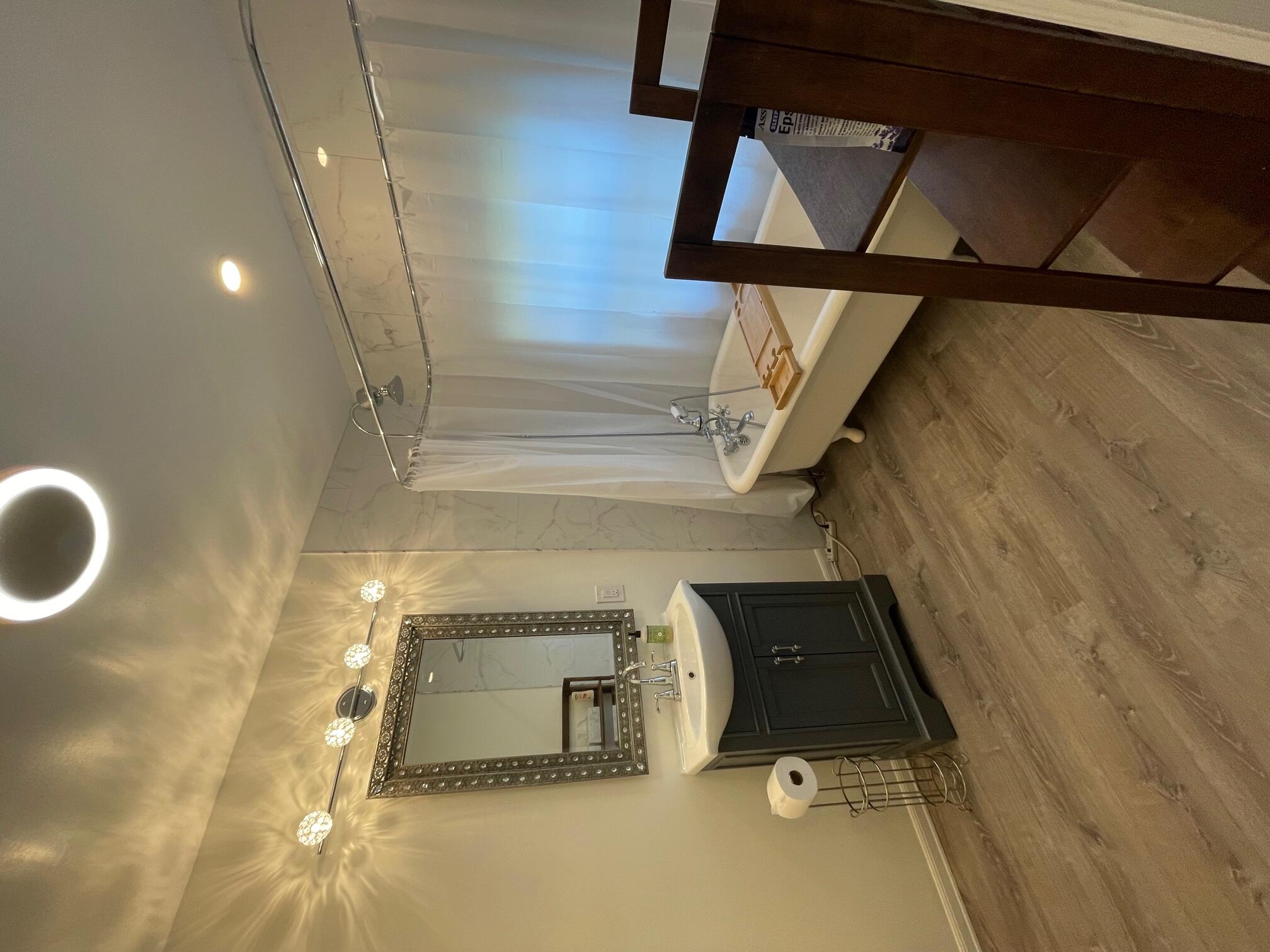 HOLLYWOOD LITTLE RANCHES - Residential