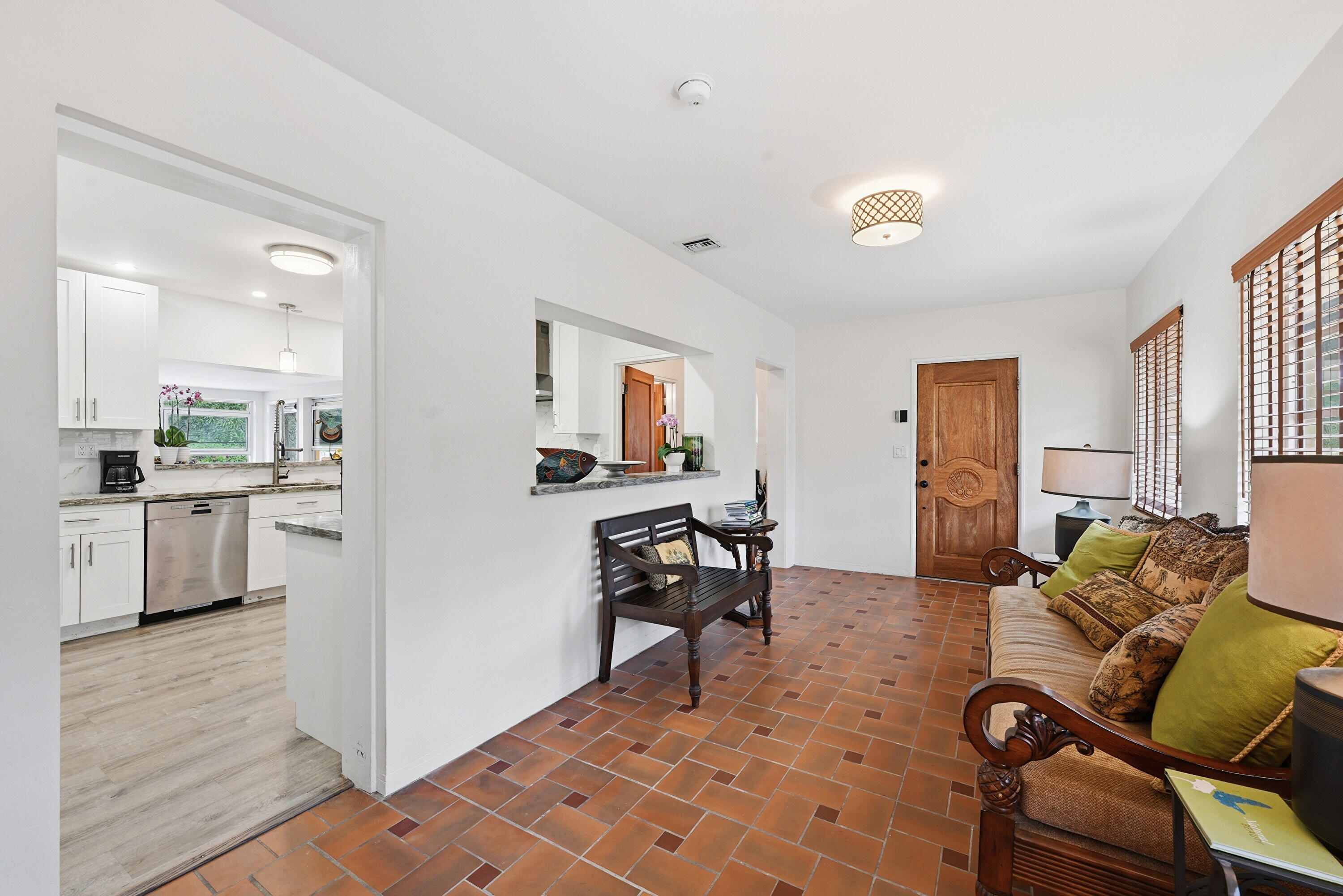 HOLLYWOOD LITTLE RANCHES - Residential