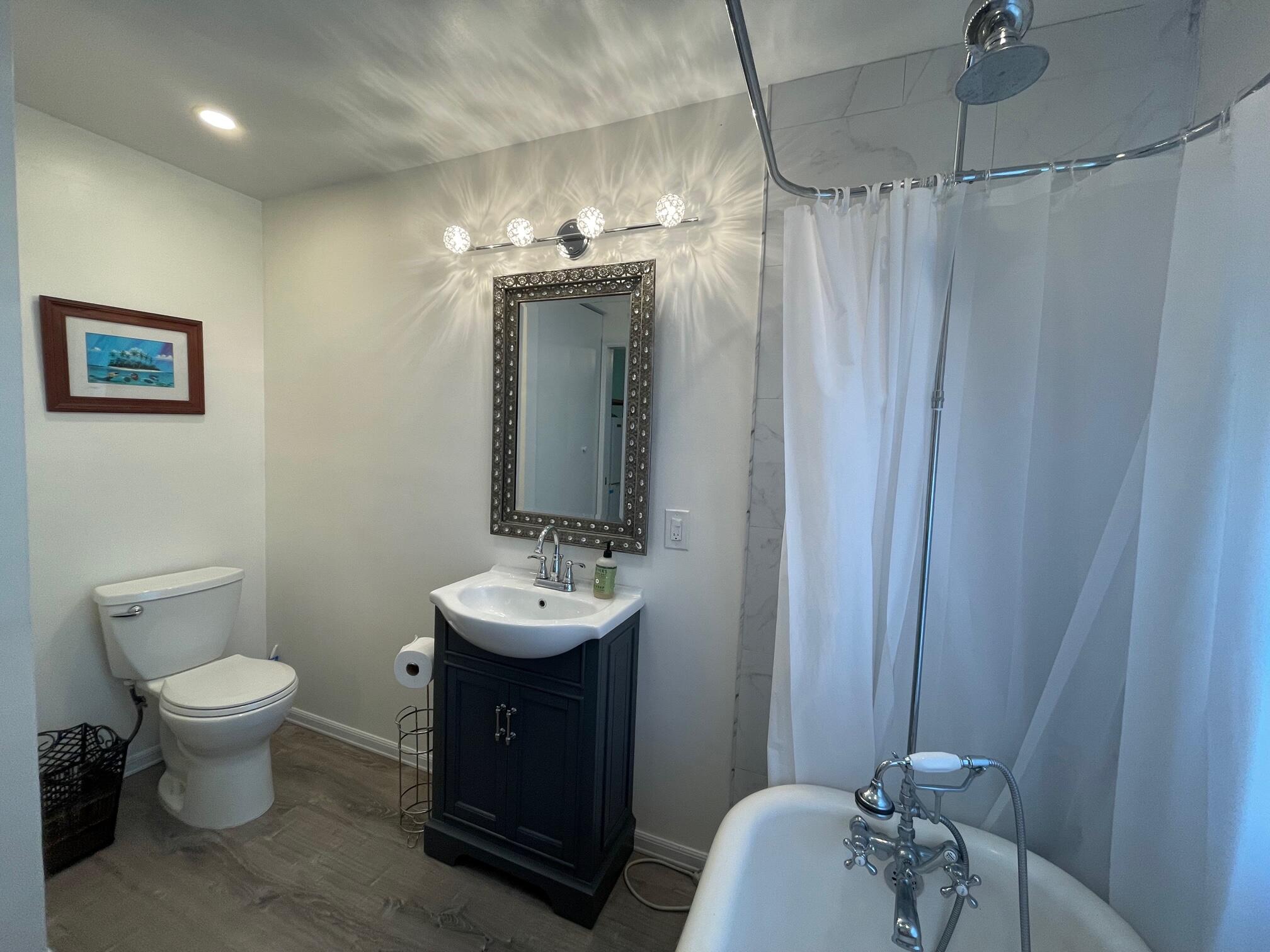 HOLLYWOOD LITTLE RANCHES - Residential