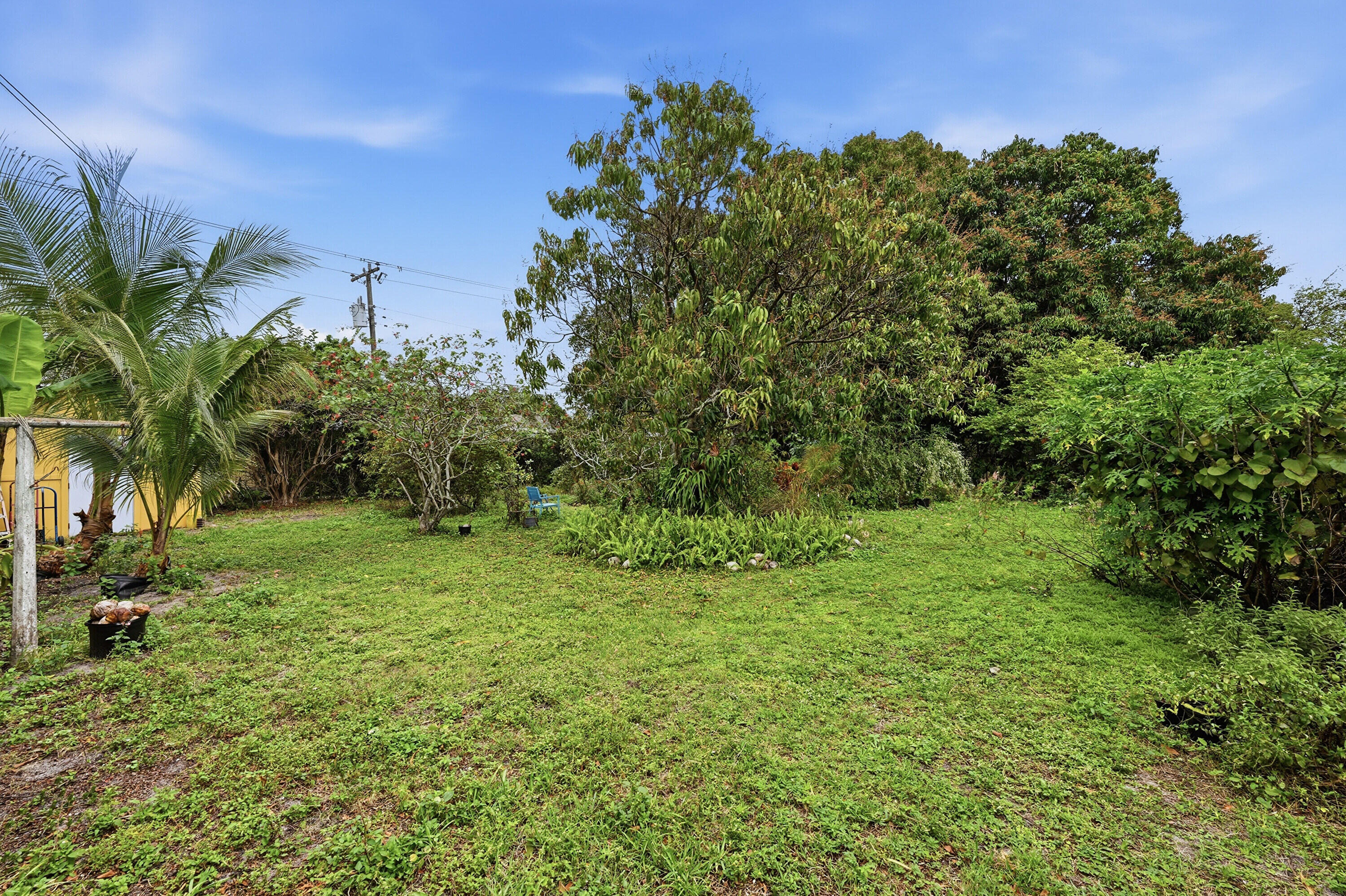 HOLLYWOOD LITTLE RANCHES - Residential