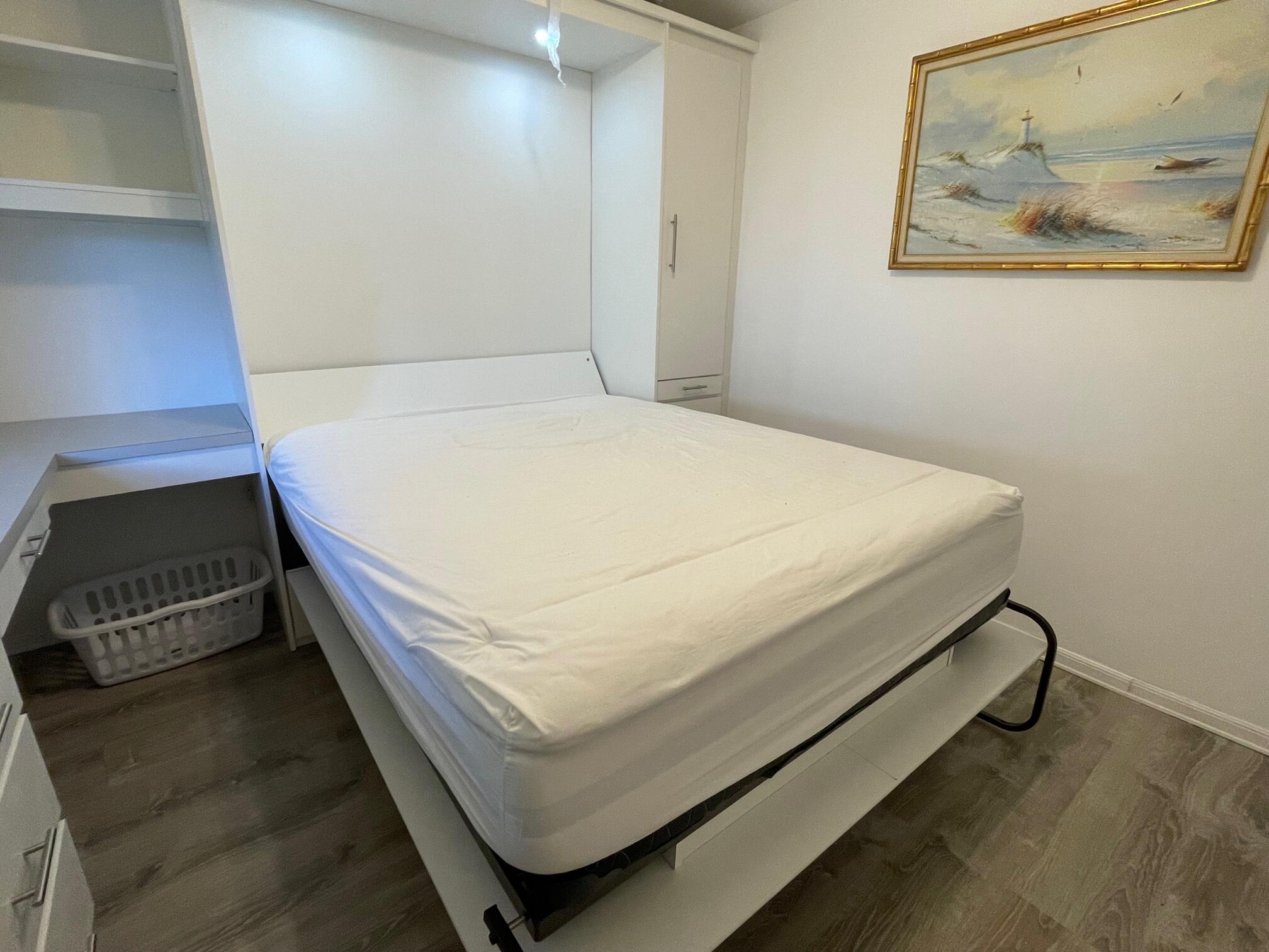 HOLLYWOOD LITTLE RANCHES - Residential