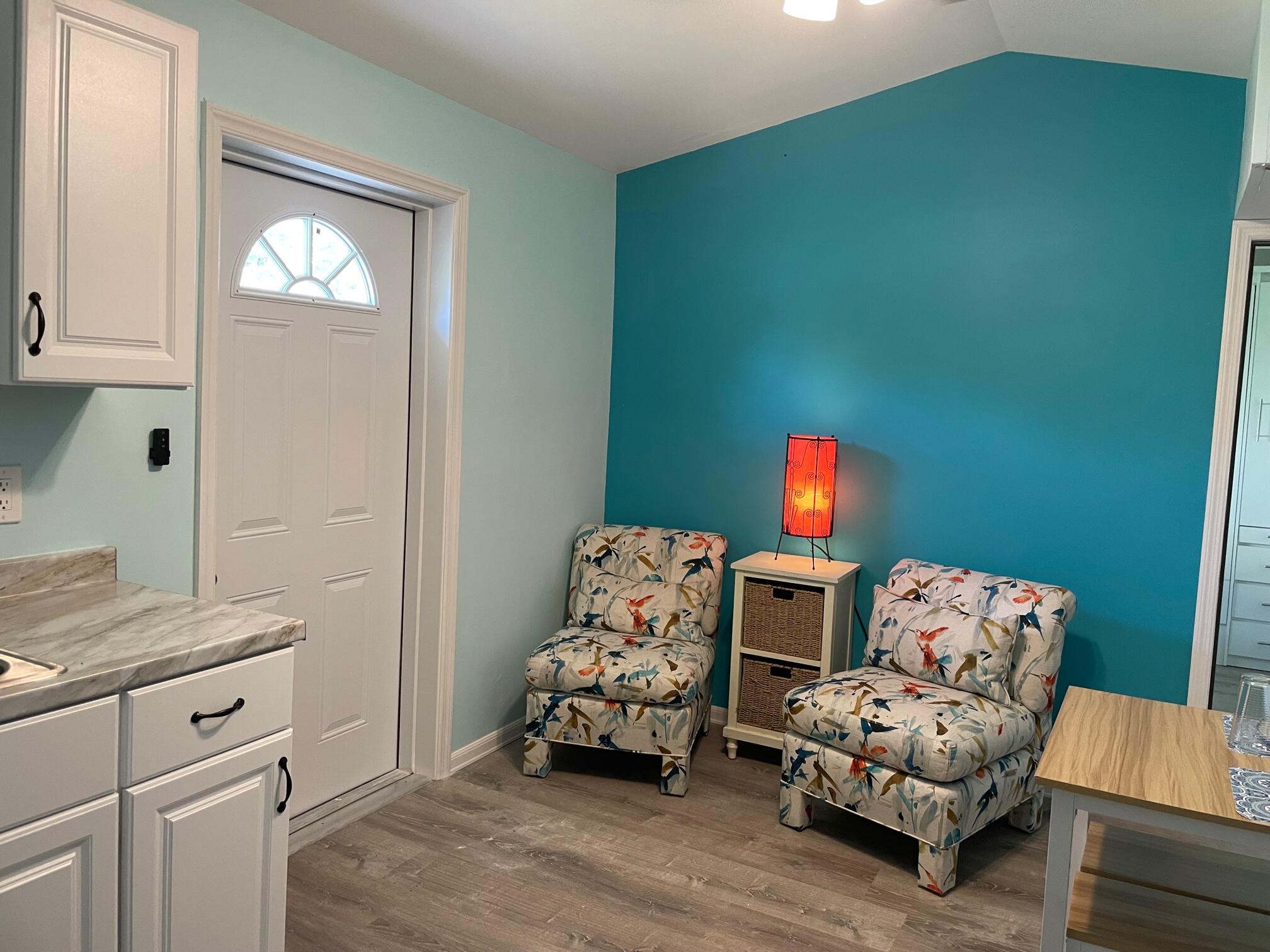 HOLLYWOOD LITTLE RANCHES - Residential