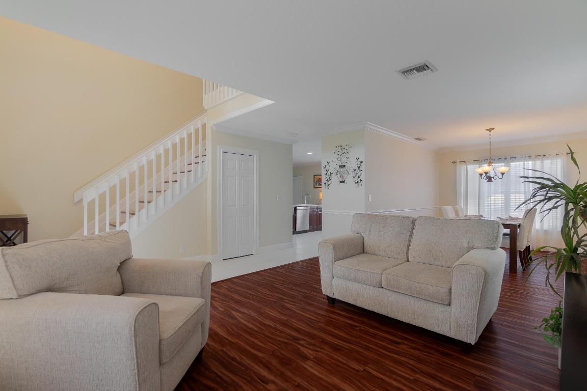 LAKEFIELD OF THE LANDINGS AT WELLINGTON 1 - Residential