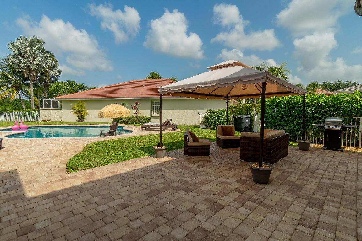 LAKEFIELD OF THE LANDINGS AT WELLINGTON 1 - Residential