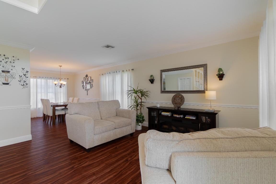 LAKEFIELD OF THE LANDINGS AT WELLINGTON 1 - Residential