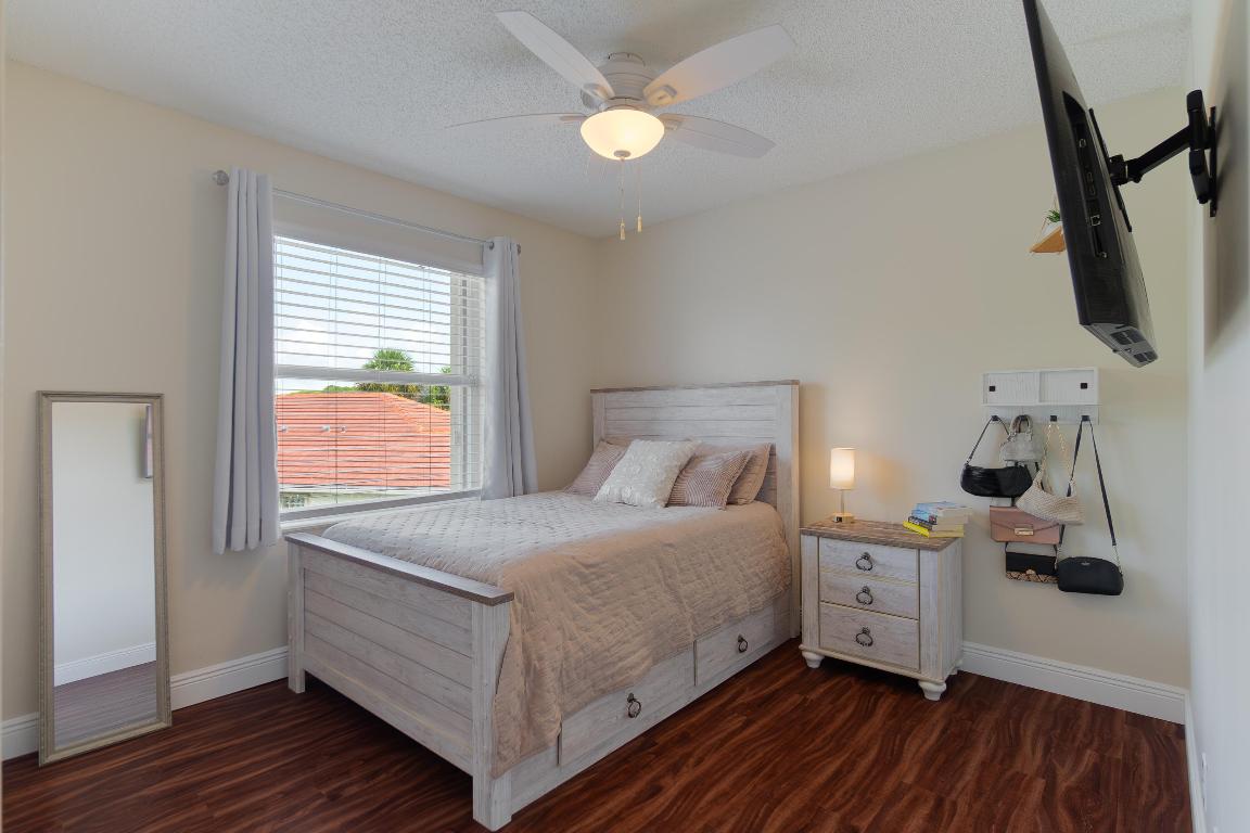 LAKEFIELD OF THE LANDINGS AT WELLINGTON 1 - Residential