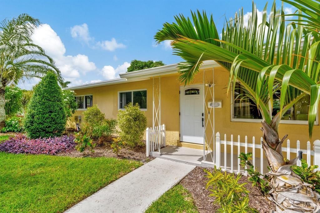 Photo of 925 NE 25th Avenue, Pompano Beach, FL 33062 (MLS # B26006652)