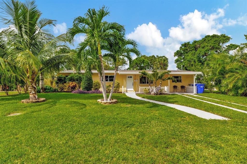 Photo of 925 NE 25th Avenue, Pompano Beach, FL 33062 (MLS # B26006652)