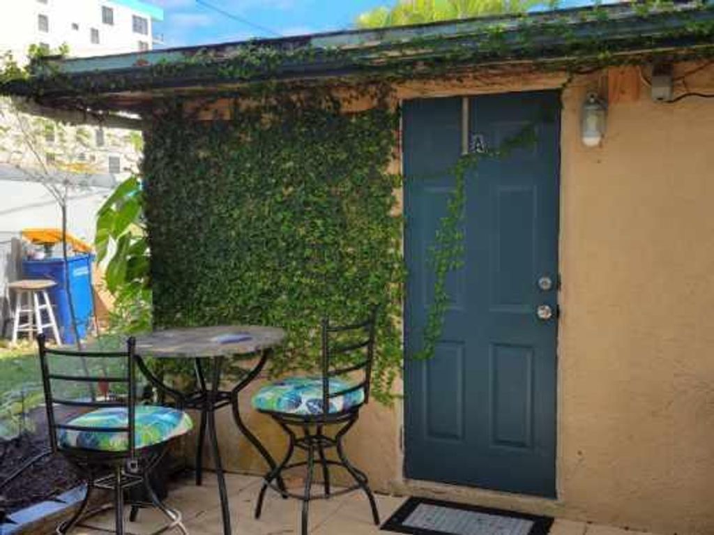 Photo of 405 Hernando Street, Fort Pierce, FL 34950 (MLS # R10768230)