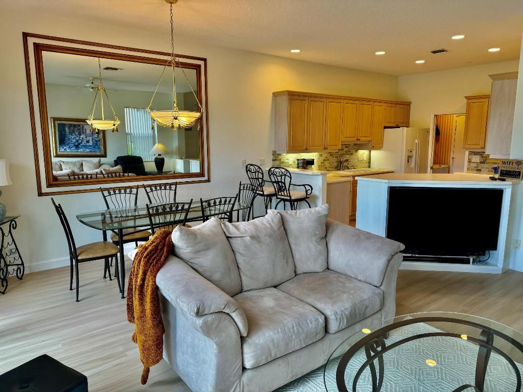 Photo of 107 Resort Lane, Palm Beach Gardens, FL 33418 (MLS # R11158943)