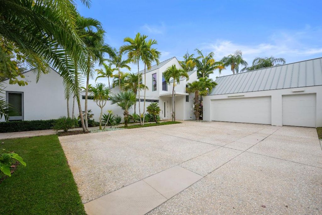 Photo of 106 Sota Drive, Jupiter, FL 33458 (MLS # R11140154)