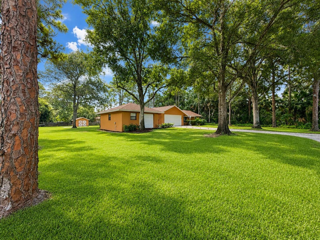 Photo of 17212 130th Avenue N, Jupiter, FL 33478 (MLS # B26068857)