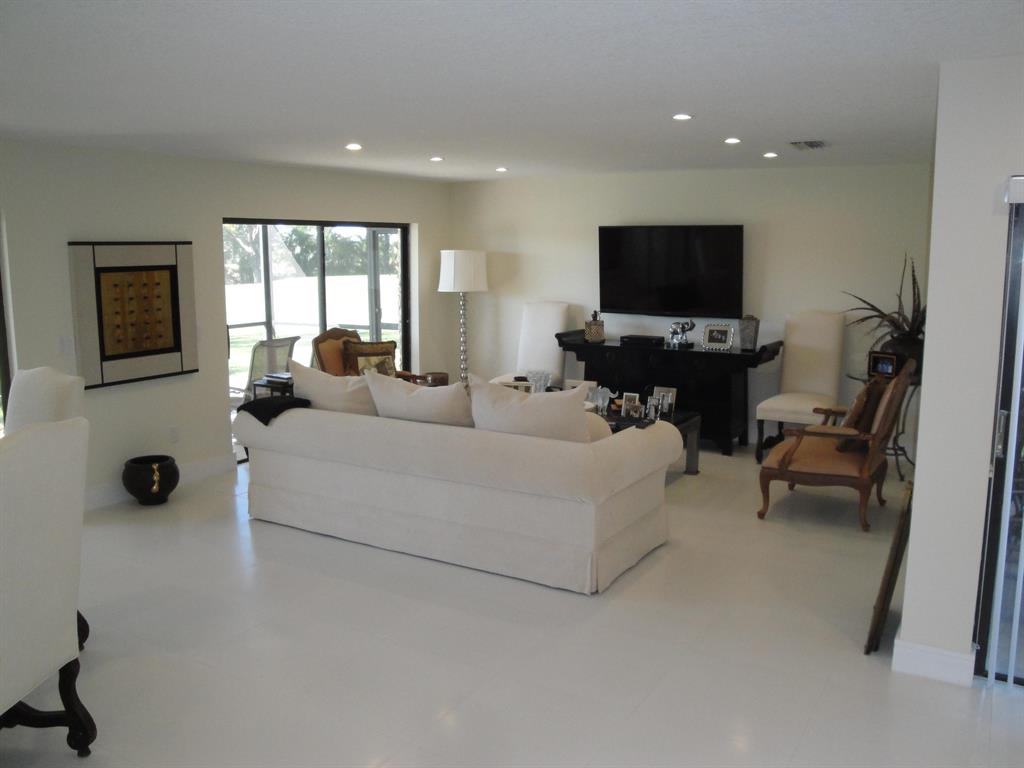 SOUTHPORT AT HUNTERS RUN CONDO - Residential