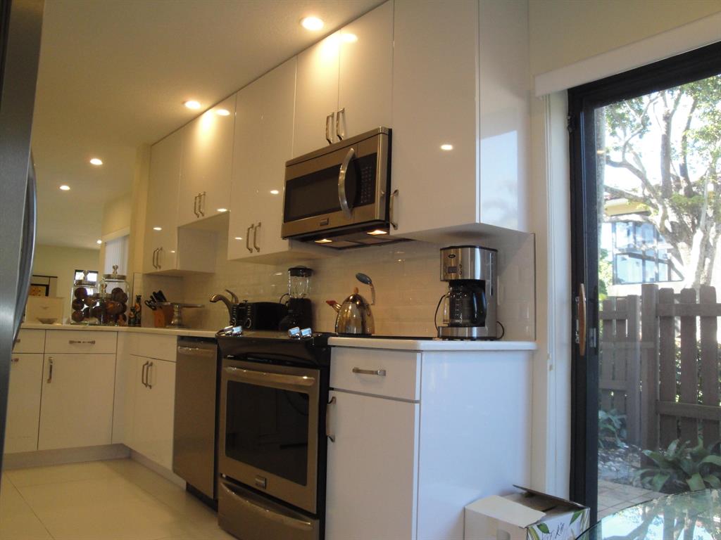 SOUTHPORT AT HUNTERS RUN CONDO - Residential