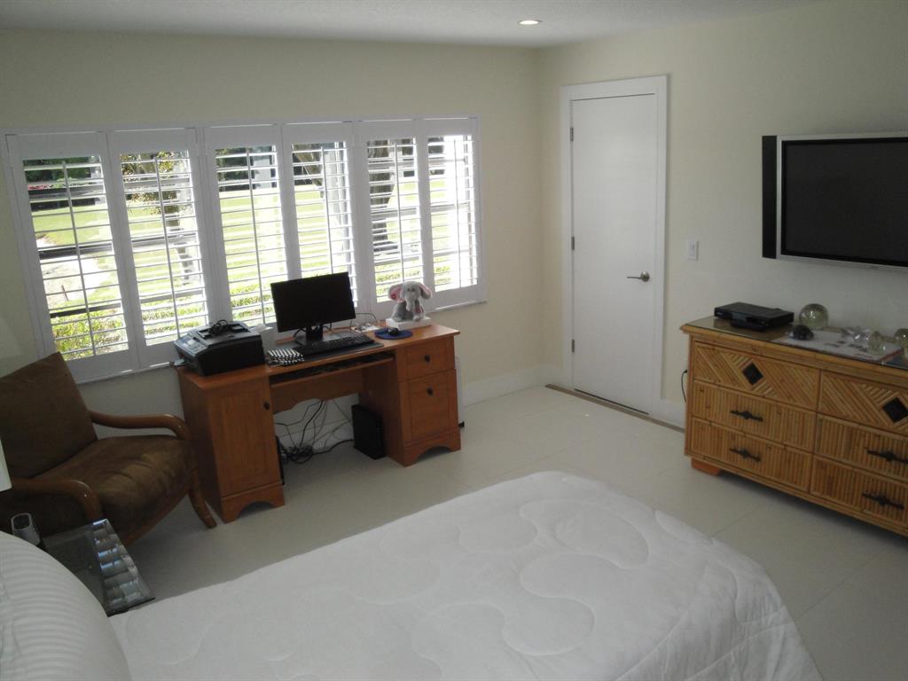 SOUTHPORT AT HUNTERS RUN CONDO - Residential