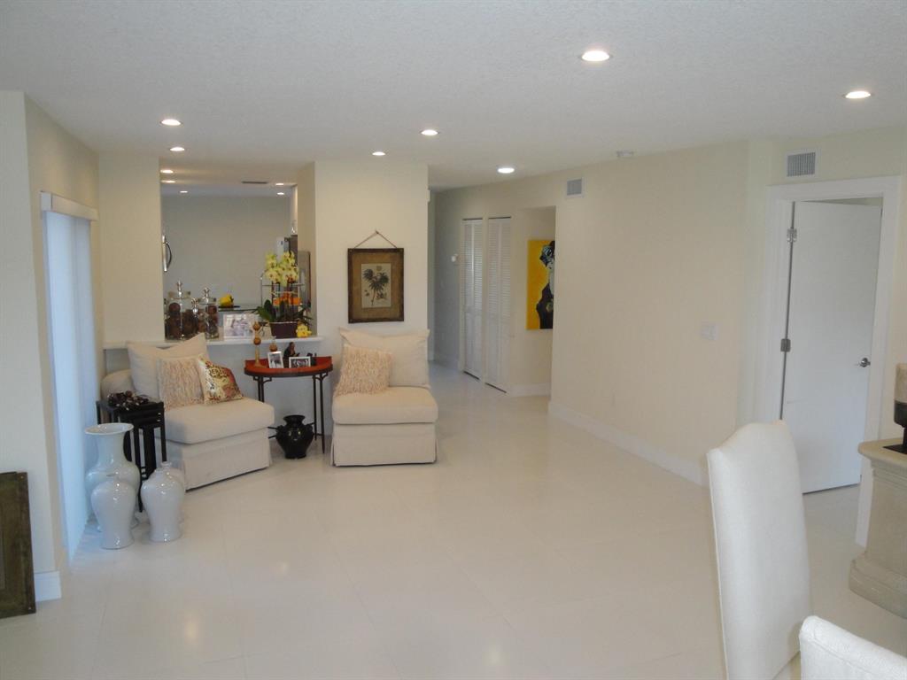 SOUTHPORT AT HUNTERS RUN CONDO - Residential