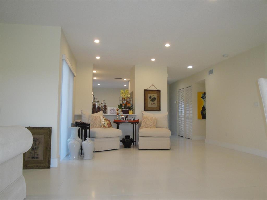 SOUTHPORT AT HUNTERS RUN CONDO - Residential