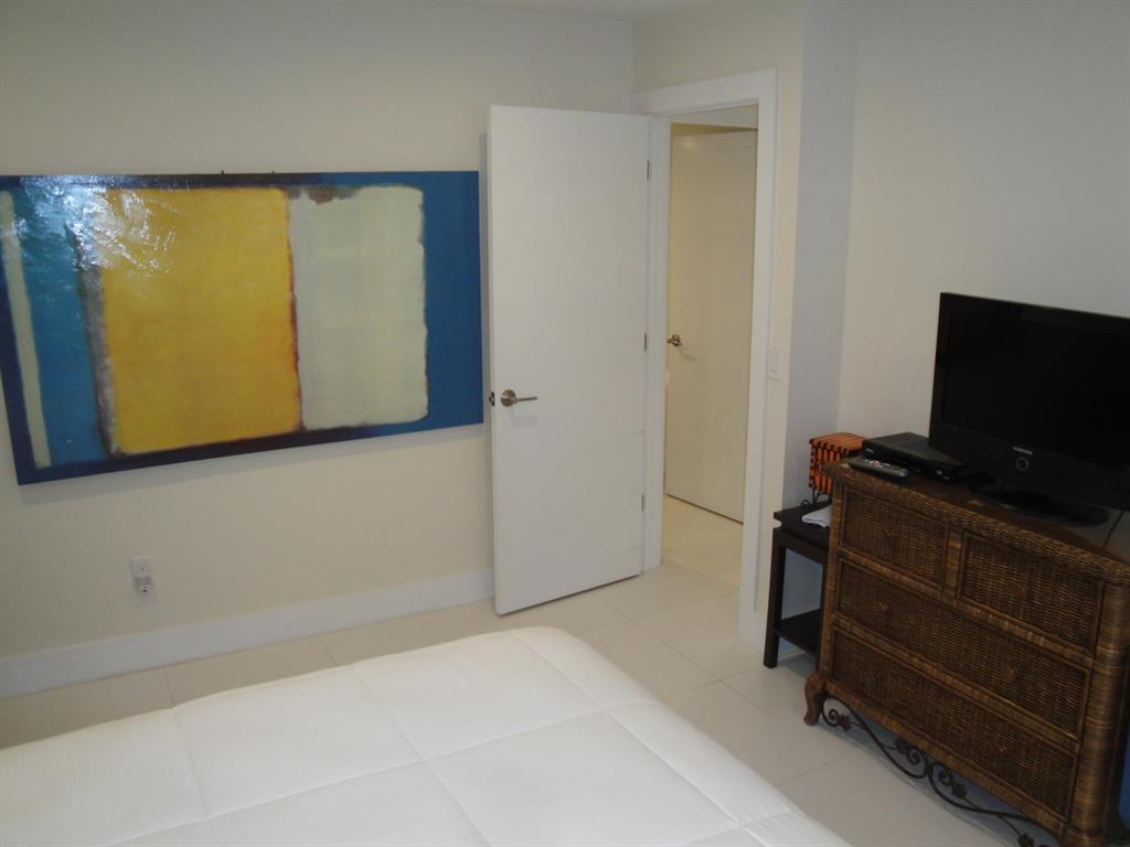 SOUTHPORT AT HUNTERS RUN CONDO - Residential