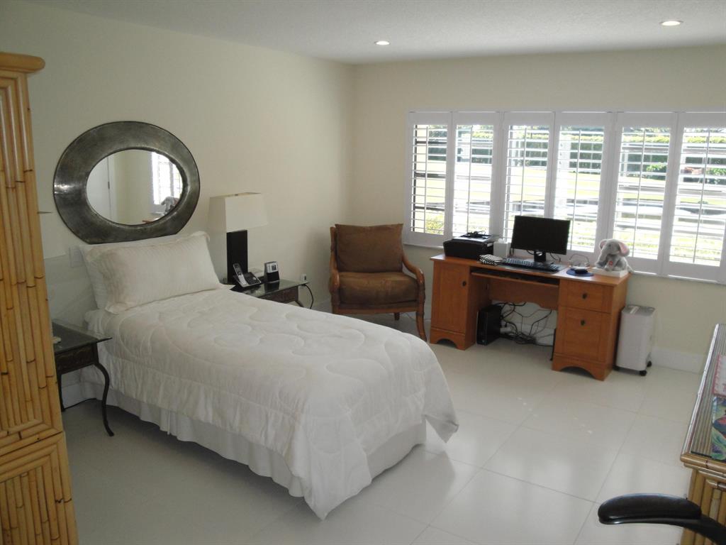 SOUTHPORT AT HUNTERS RUN CONDO - Residential