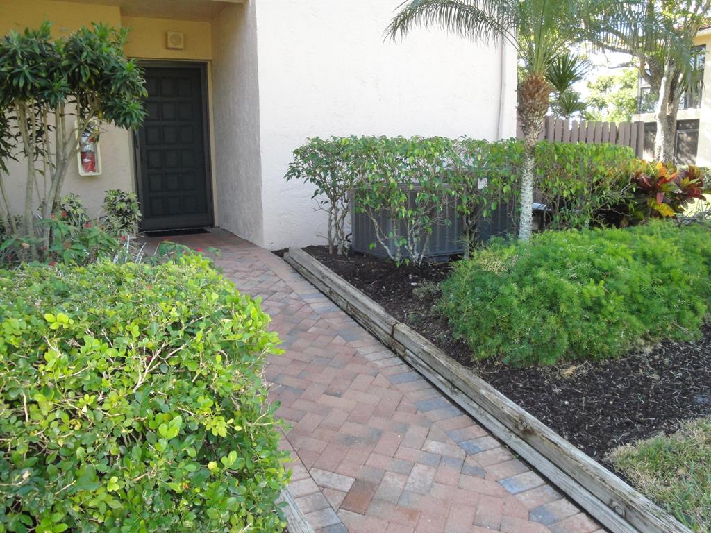 SOUTHPORT AT HUNTERS RUN CONDO - Residential