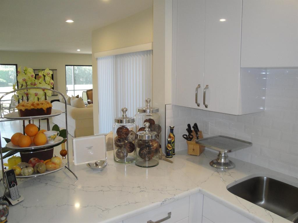 SOUTHPORT AT HUNTERS RUN CONDO - Residential