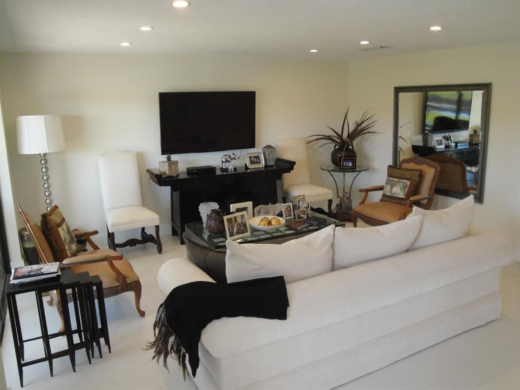 SOUTHPORT AT HUNTERS RUN CONDO - Residential