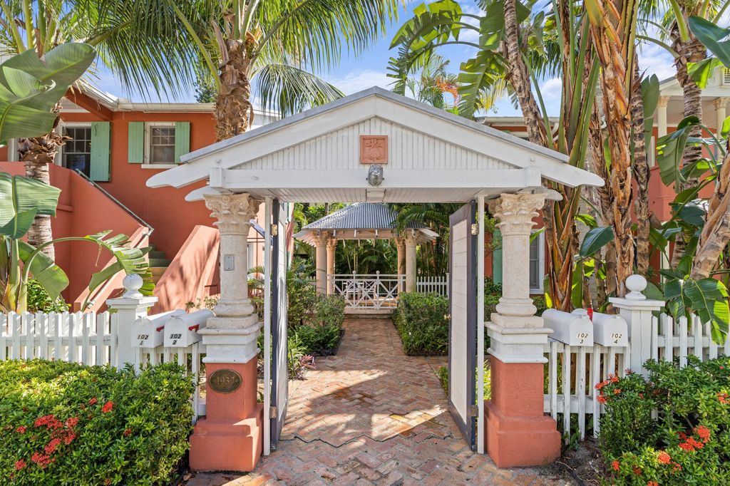 Photo of 102 SE 7th Avenue #Villa 4, Delray Beach, FL 33483 (MLS # R11116738)