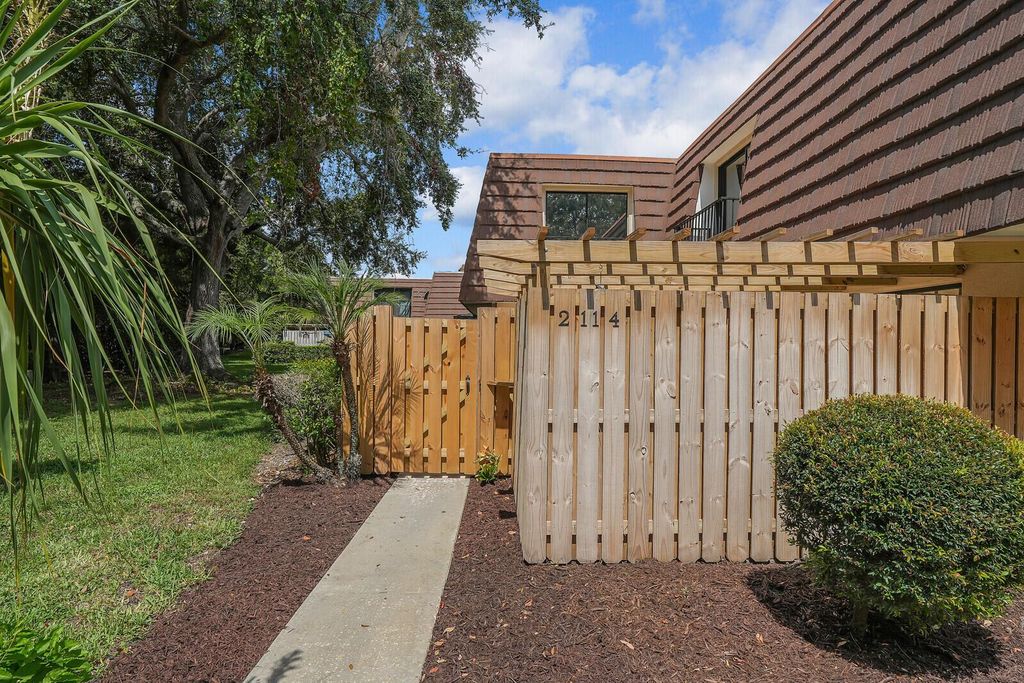 Photo of 2114 21st Lane, Palm Beach Gardens, FL 33418 (MLS # R11017123)