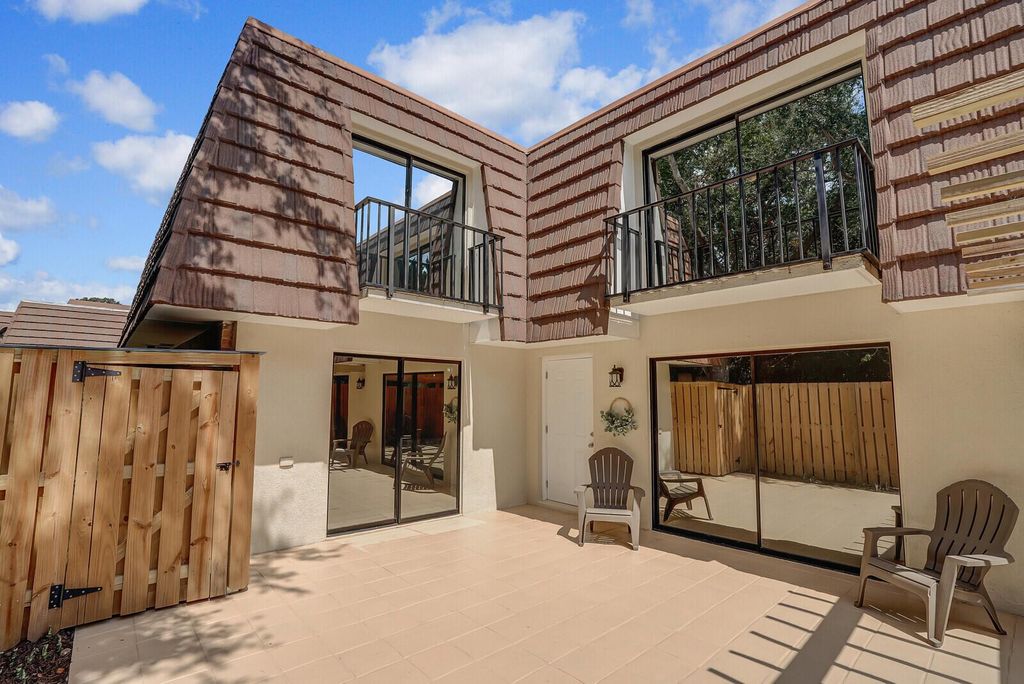 Photo of 2114 21st Lane, Palm Beach Gardens, FL 33418 (MLS # R11017123)