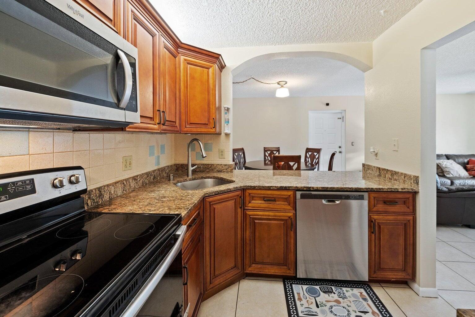 PALM CLUB VILLAGE II COND - Residential