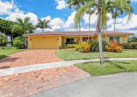 16746 Waters Edge Dr Weston FL 33326
