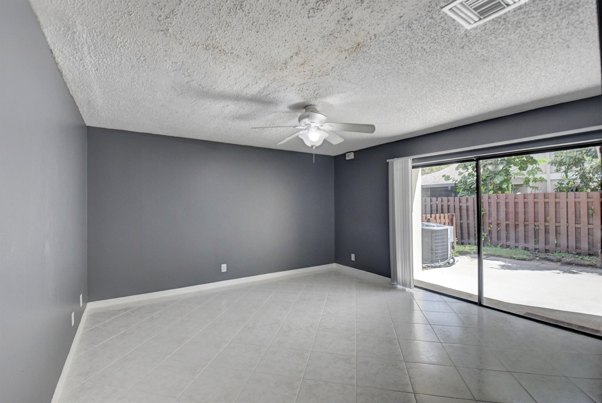 Country Lake - Residential