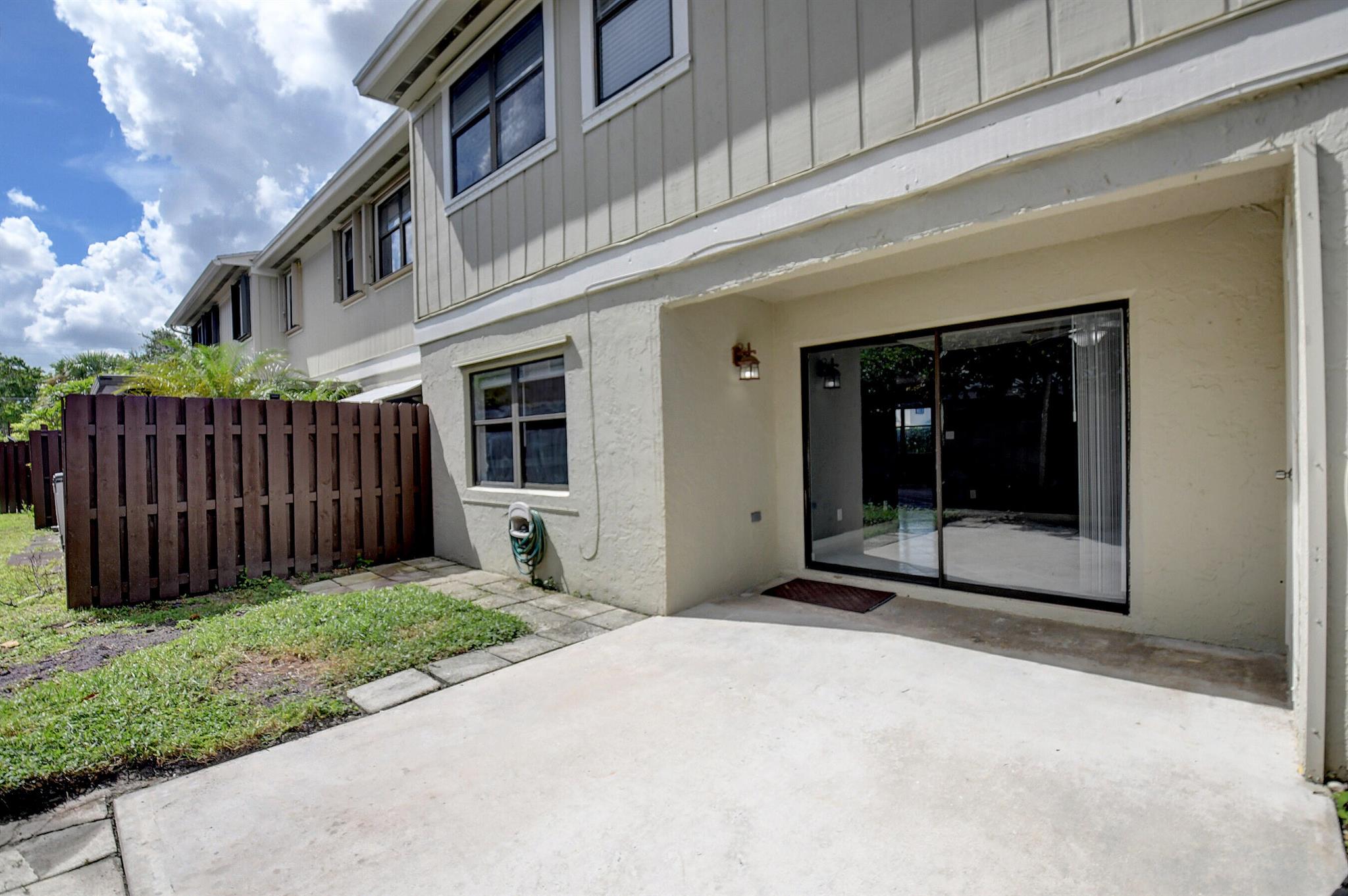 Country Lake - Residential