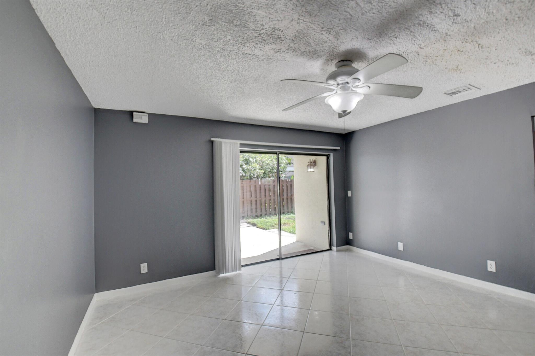 Country Lake - Residential