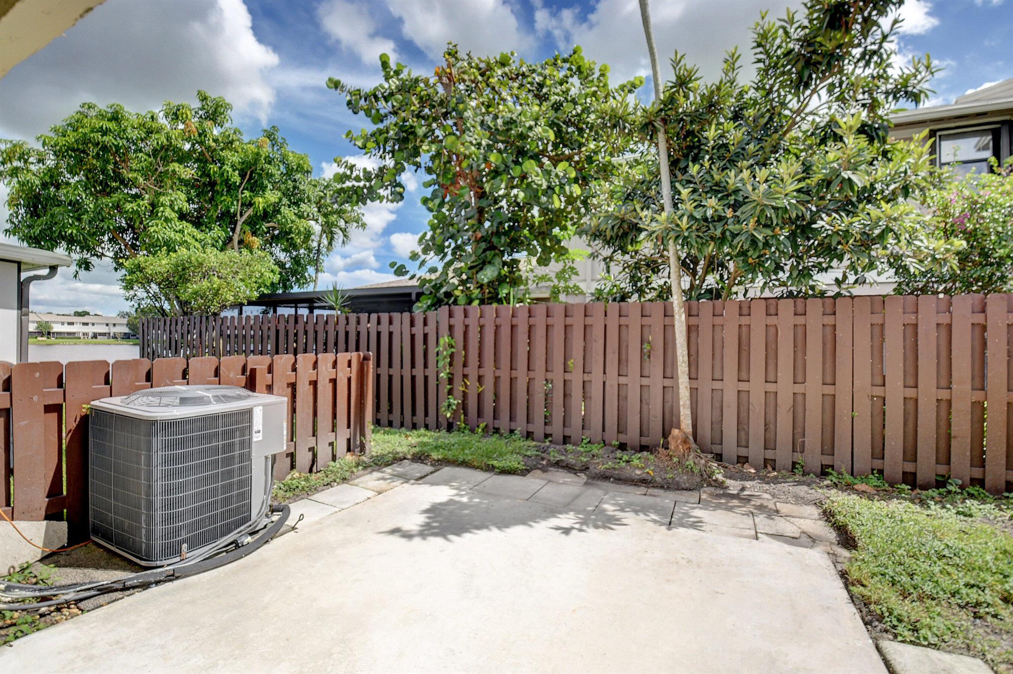 Country Lake - Residential