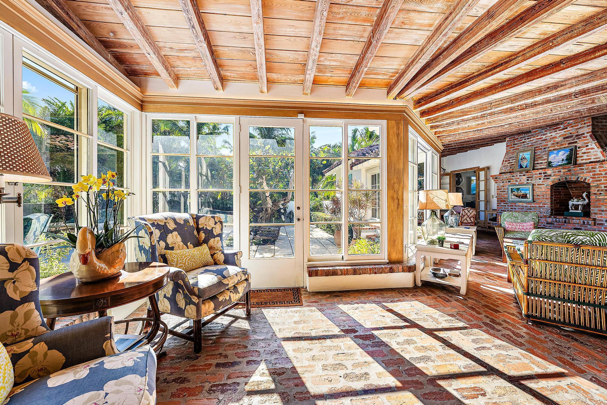 JUPITER ISLAND - Residential