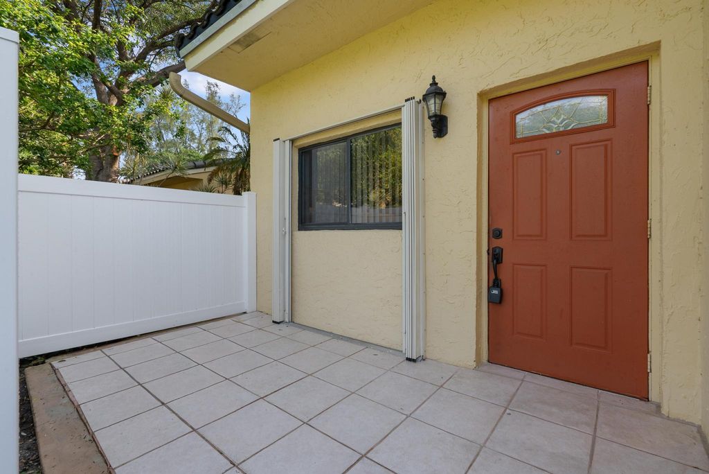 Photo of 6779 Bridlewood Court, Boca Raton, FL 33433 (MLS # B26024919)