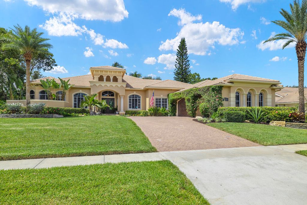 Photo of 15385 Meadow Wood Drive, Wellington, FL 33414 (MLS # R10915091)